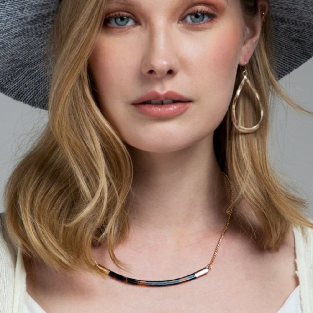 Tortoise Shell Curved Bar Minimalist Necklace